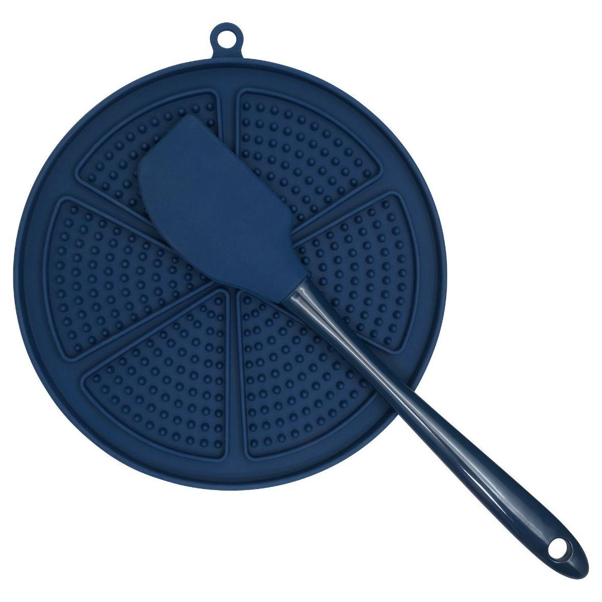 Petstock Foundation Boredom Buster Lick Mat with Spatula