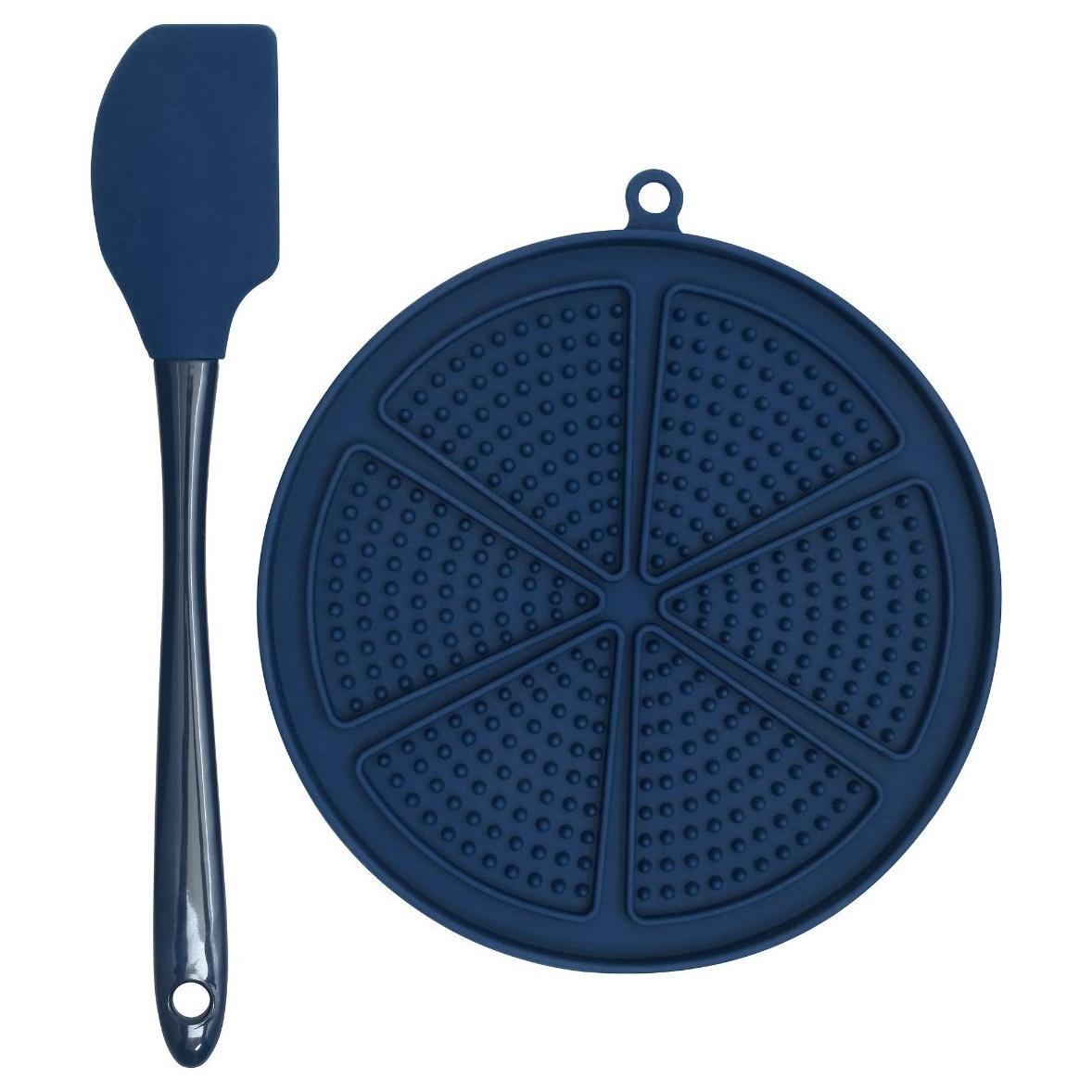 Petstock Foundation Boredom Buster Lick Mat with Spatula