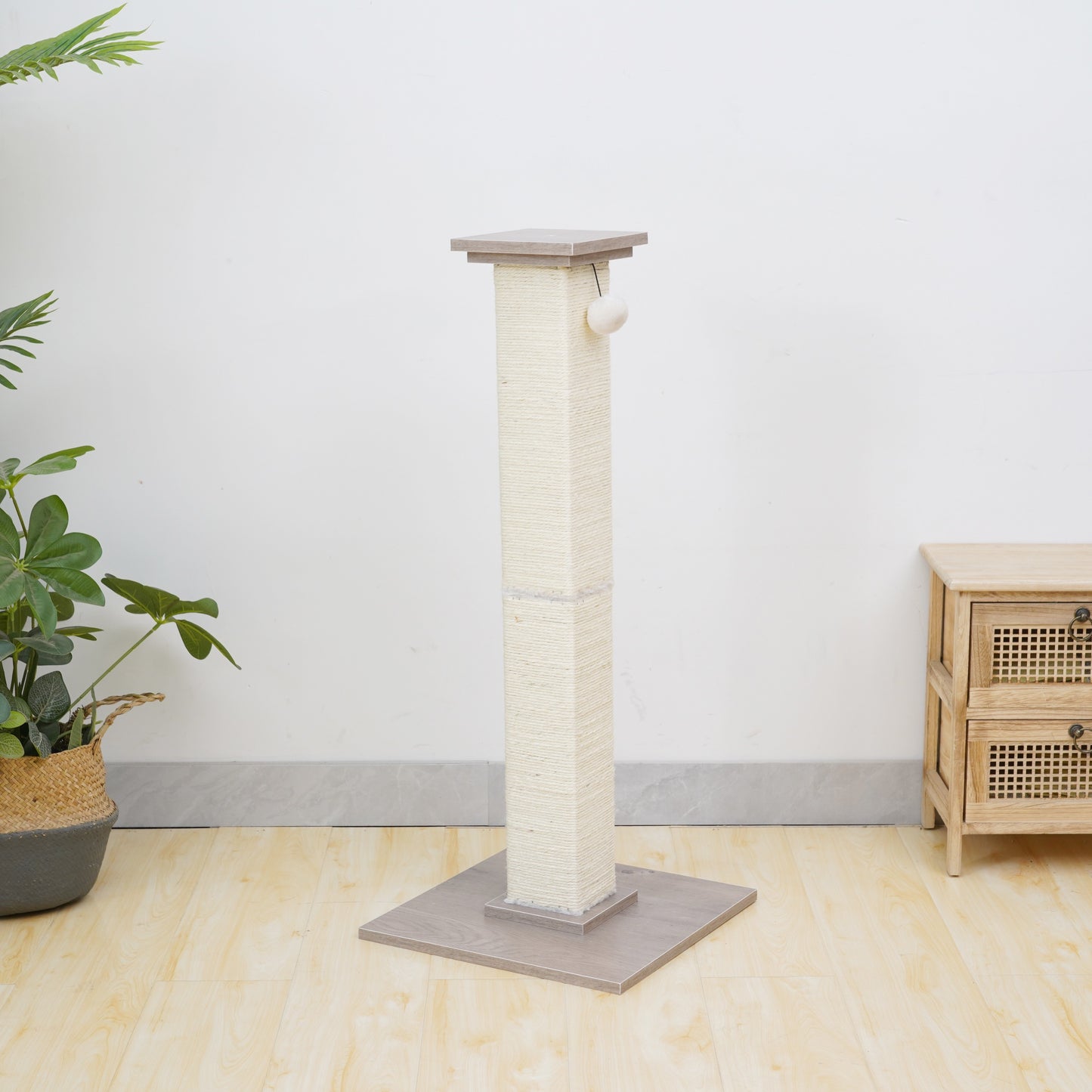 PetPals Sissal Cat Scratcher Post